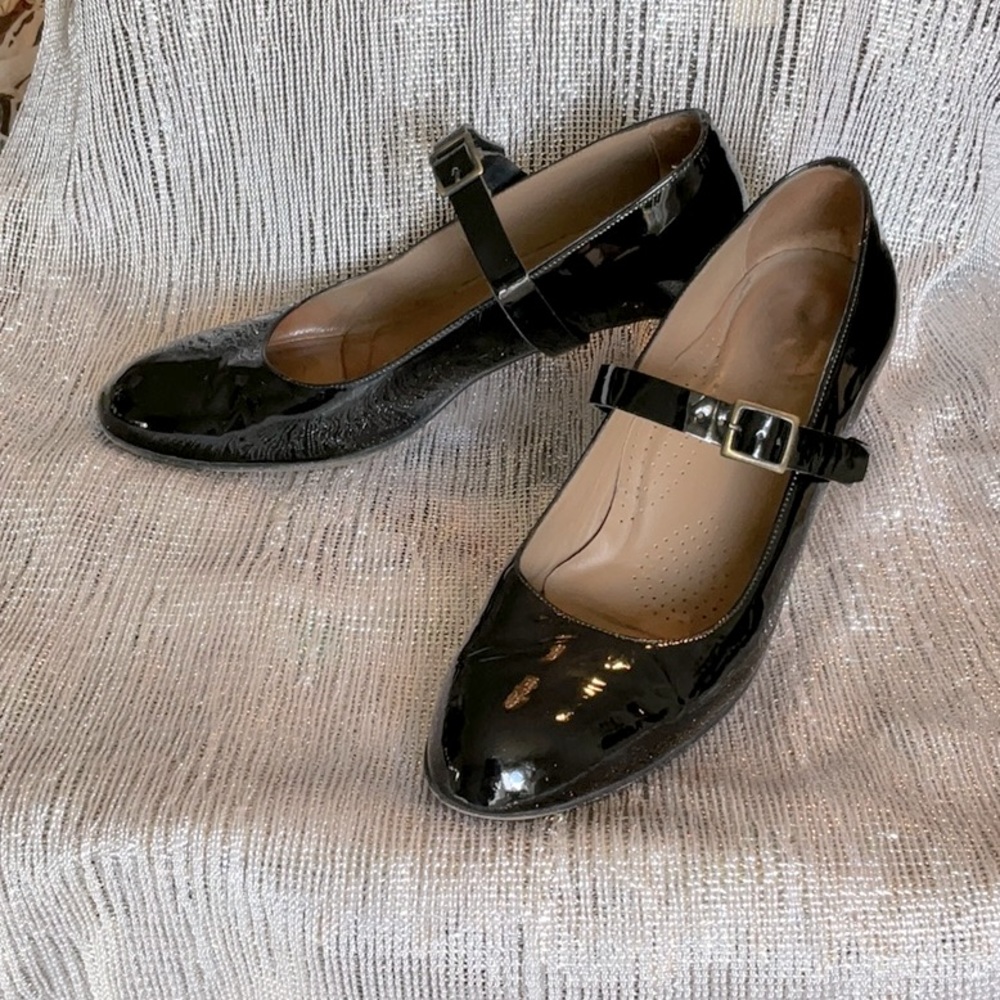 Shine! Iconic patent leather gems that sparkle!